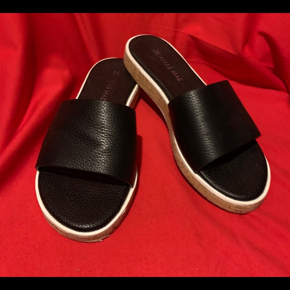 Alias Mae Slippers